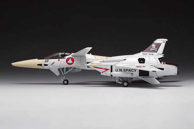 Macross - VF-4 fighter 1/72 scale
