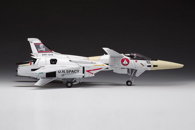 Macross - VF-4 fighter 1/72 scale
