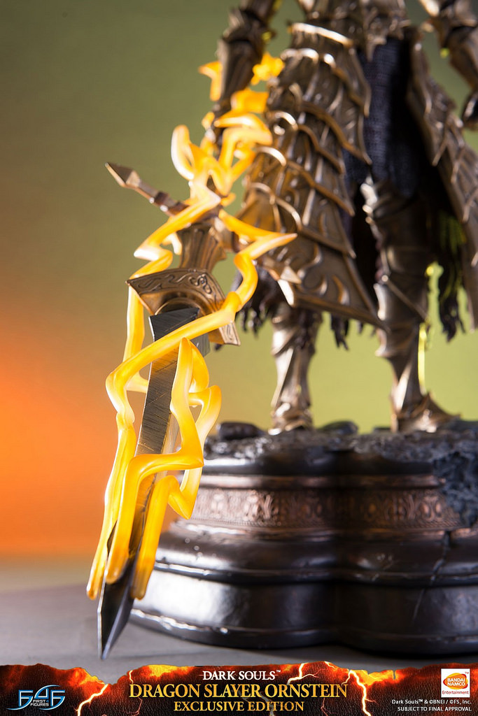 Dark Souls - DRAGON SLAYER ORNSTEIN (REGULAR / EXCLUSIVE)