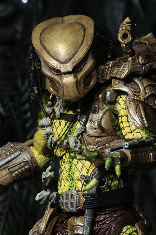 Predator: 1718 - Golden Angel Elder Predator Ultimate 7 Inch Action Figure