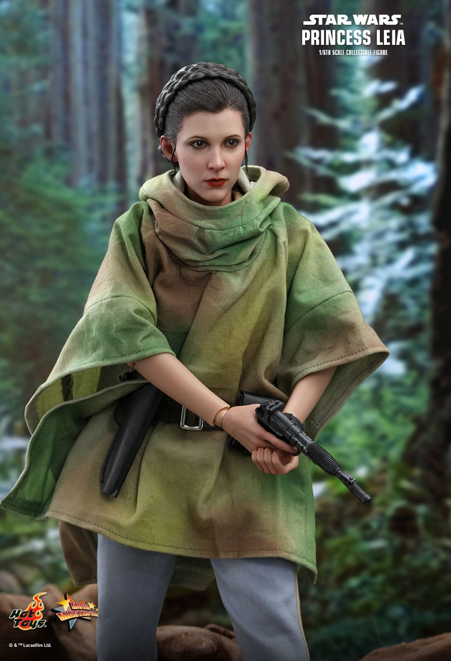 Princess Leia Sixth Scale Figure Set by Hot Toys