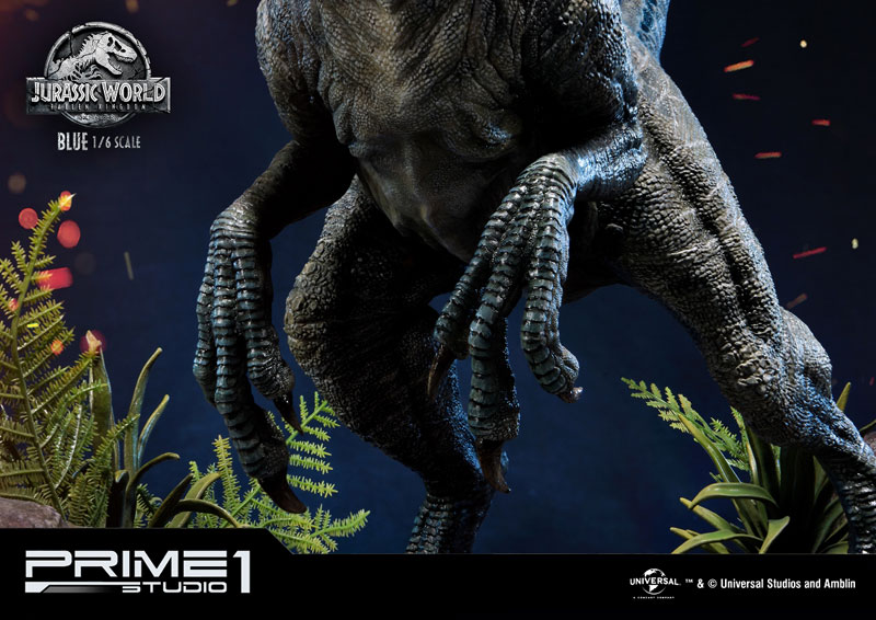 Legacy Museum Collection - Jurassic World: Fallen Kingdom: Blue 1/6 Statue