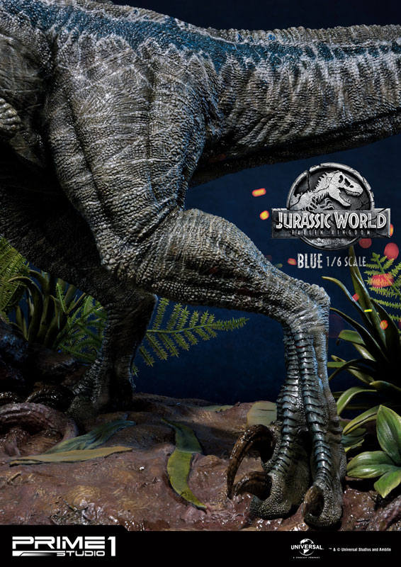 Legacy Museum Collection - Jurassic World: Fallen Kingdom: Blue 1/6 Statue