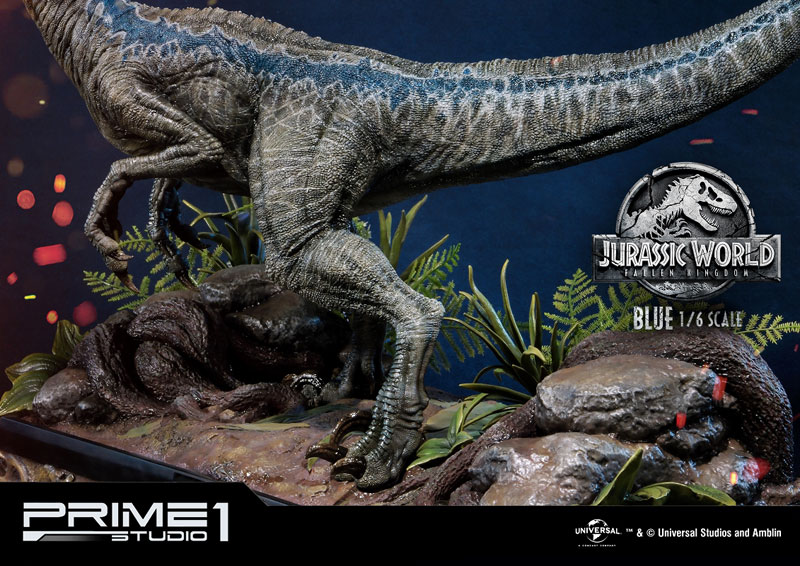 Legacy Museum Collection - Jurassic World: Fallen Kingdom: Blue 1/6 Statue
