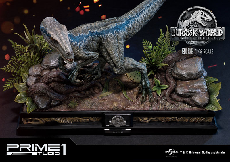 Legacy Museum Collection - Jurassic World: Fallen Kingdom: Blue 1/6 Statue