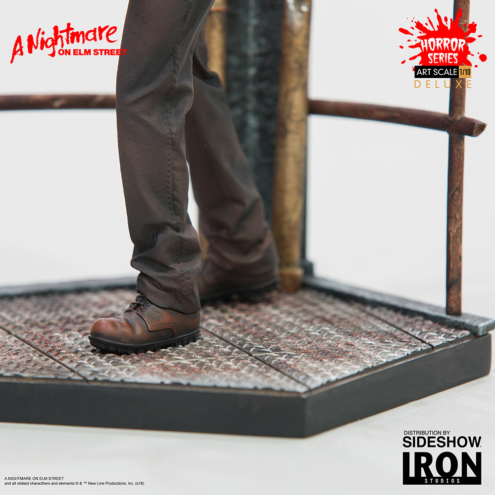 Freddy Krueger Deluxe Statue by Iron Studios