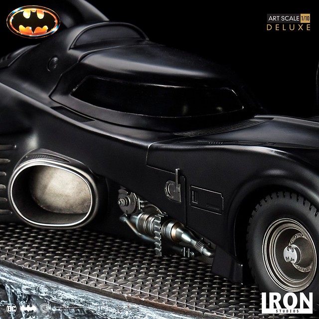 Iron Studios Batman (1989) Batman & Batmobile Deluxe Edition