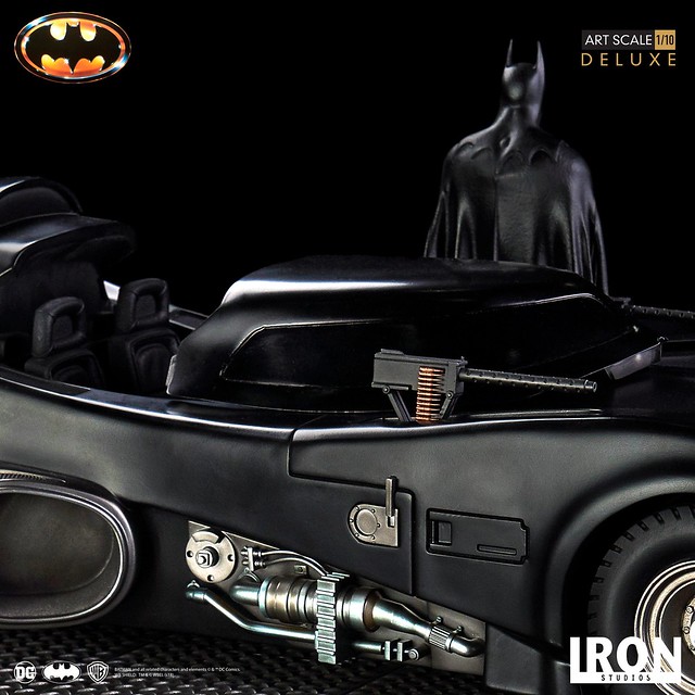 Iron Studios Batman (1989) Batman & Batmobile Deluxe Edition