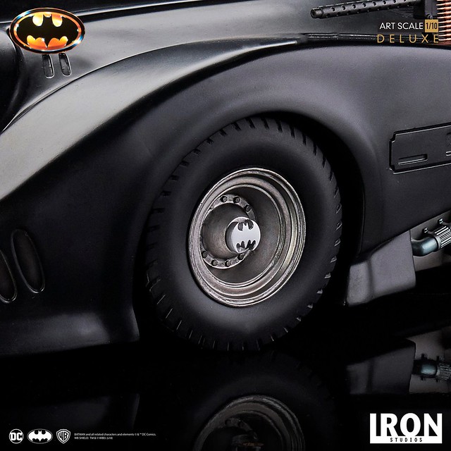 Iron Studios Batman (1989) Batman & Batmobile Deluxe Edition