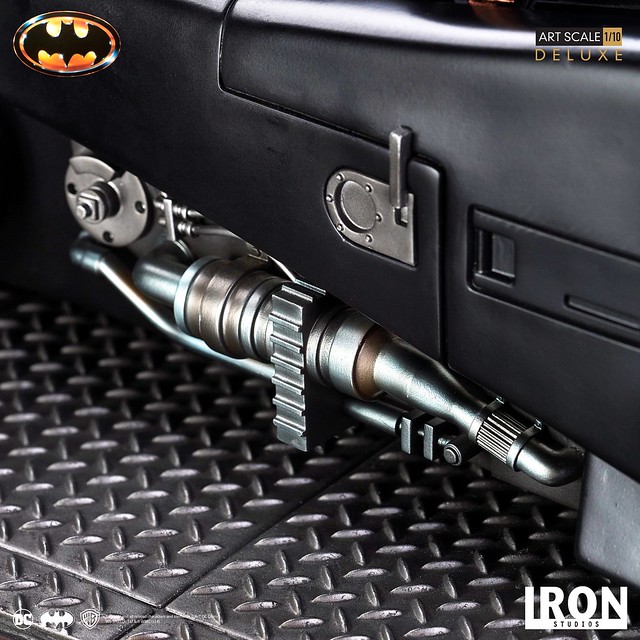 Iron Studios Batman (1989) Batman & Batmobile Deluxe Edition