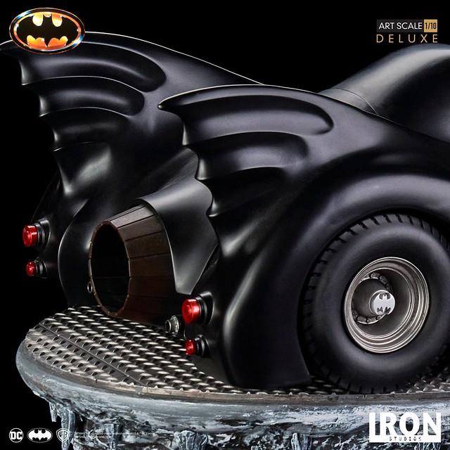 Iron Studios Batman (1989) Batman & Batmobile Deluxe Edition