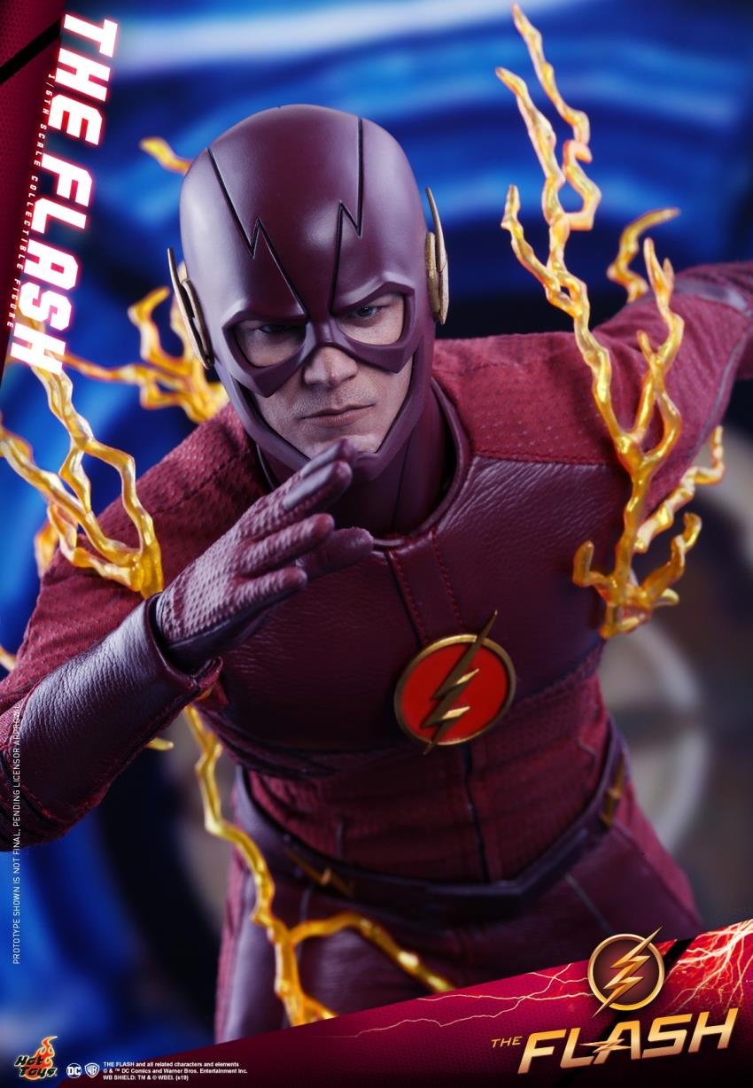 THE FLASH 1/6TH SCALE COLLECTIBLE FIGURE (Hot Toys)