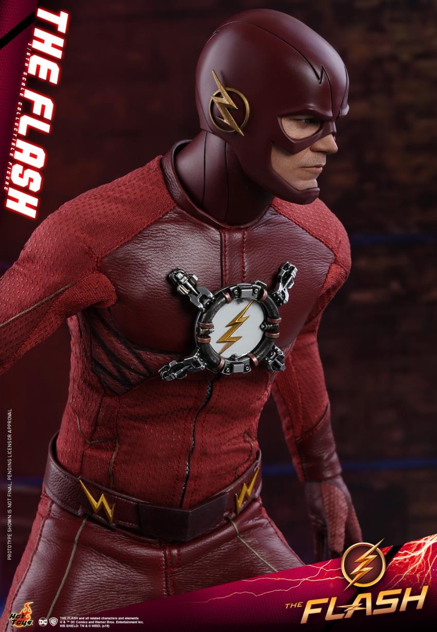 THE FLASH 1/6TH SCALE COLLECTIBLE FIGURE (Hot Toys)