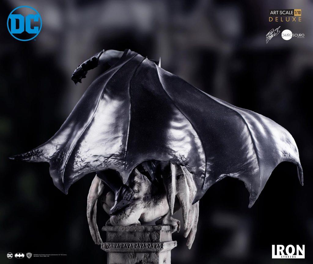 Batman Deluxe Art Scale 1/10 By Eddy Barrows (Iron Studios)