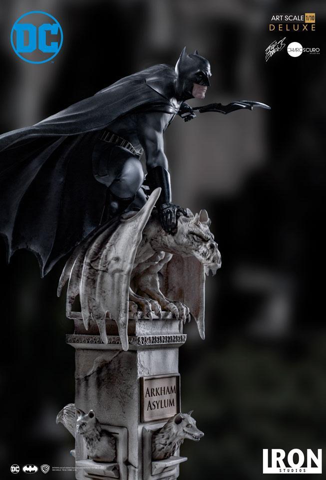 Batman Deluxe Art Scale 1/10 By Eddy Barrows (Iron Studios)