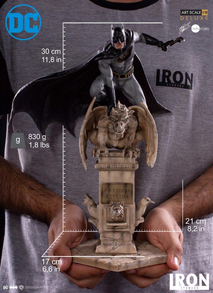 Batman Deluxe Art Scale 1/10 By Eddy Barrows (Iron Studios)