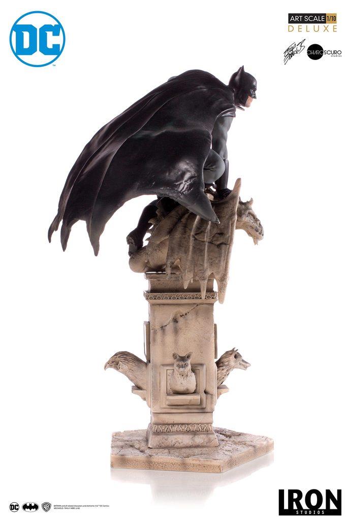 Batman Deluxe Art Scale 1/10 By Eddy Barrows (Iron Studios)