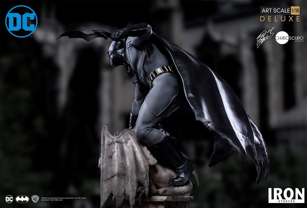 Batman Deluxe Art Scale 1/10 By Eddy Barrows (Iron Studios)