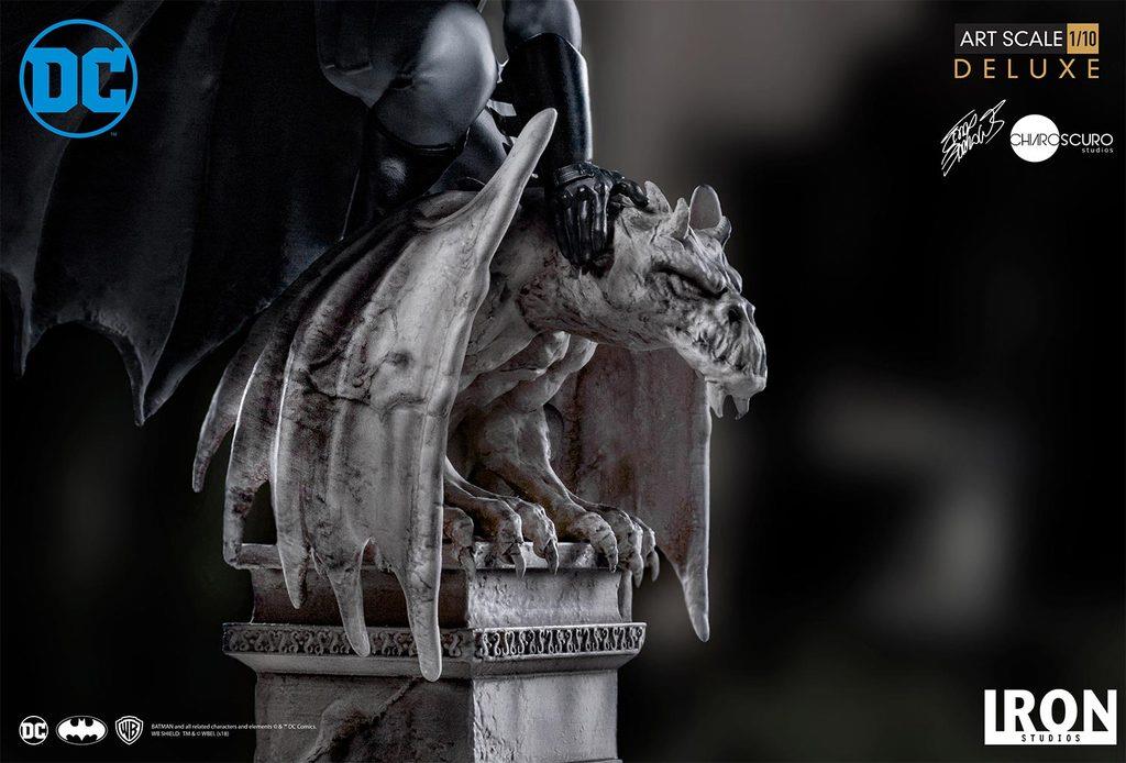 Batman Deluxe Art Scale 1/10 By Eddy Barrows (Iron Studios)