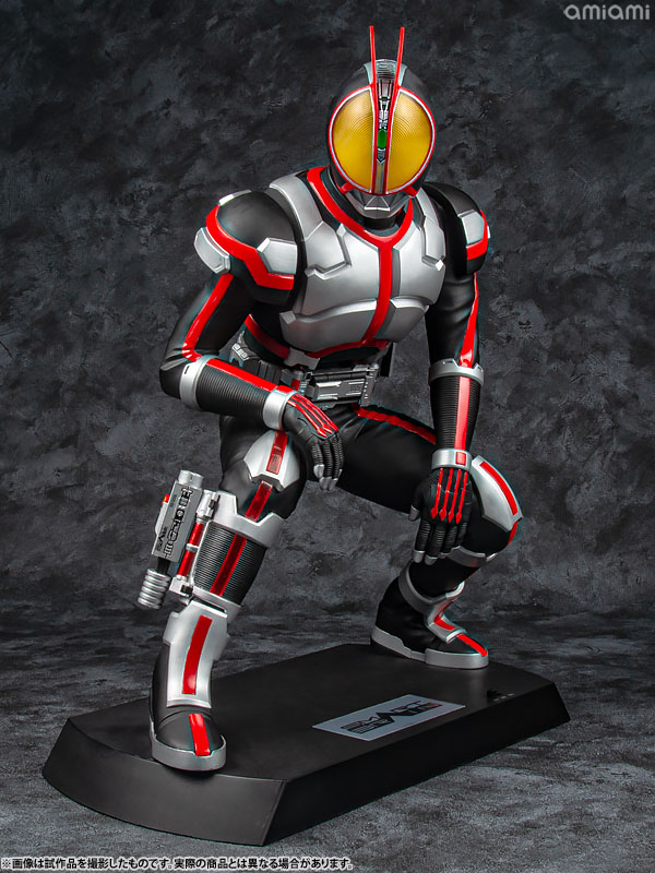 Ultimate Article Kamen Rider Faiz (MegaHouse)