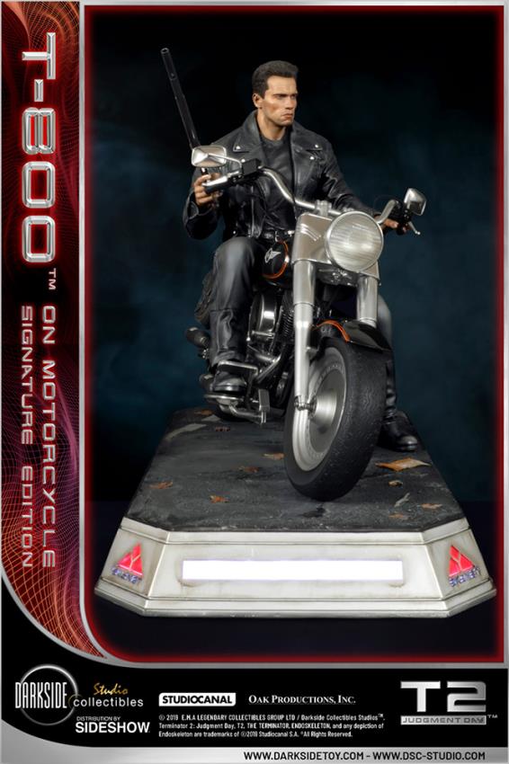 T-800 on Motorcycle (DarkSide Collectibles Studio)