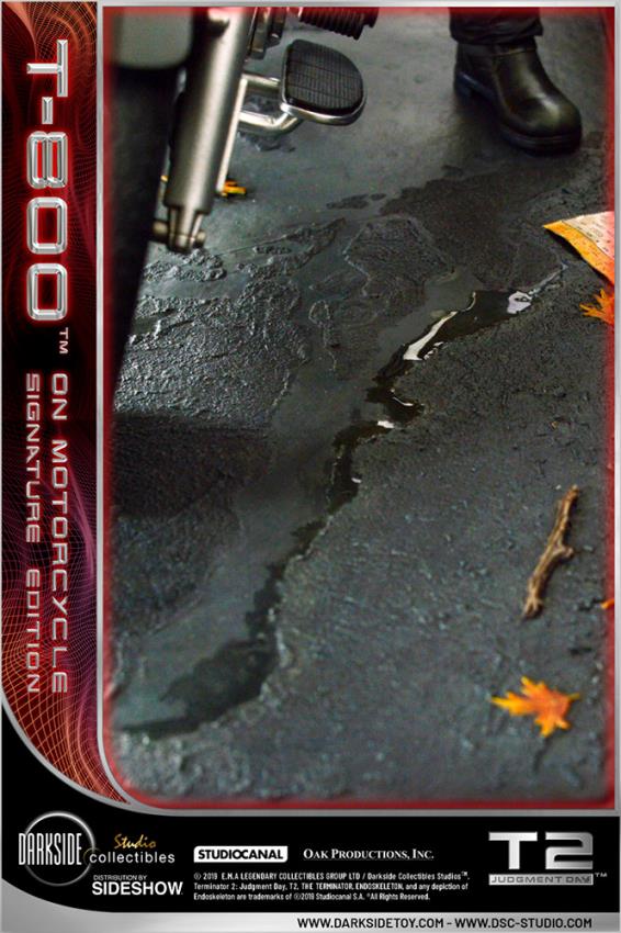 T-800 on Motorcycle (DarkSide Collectibles Studio)