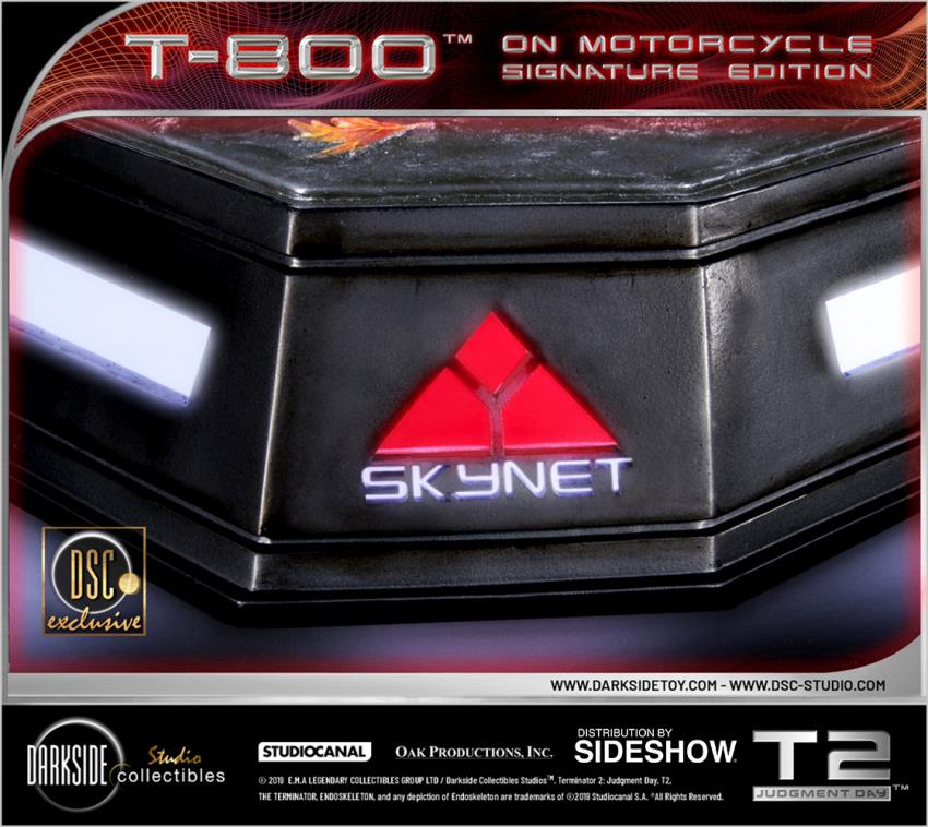 T-800 on Motorcycle (DarkSide Collectibles Studio)