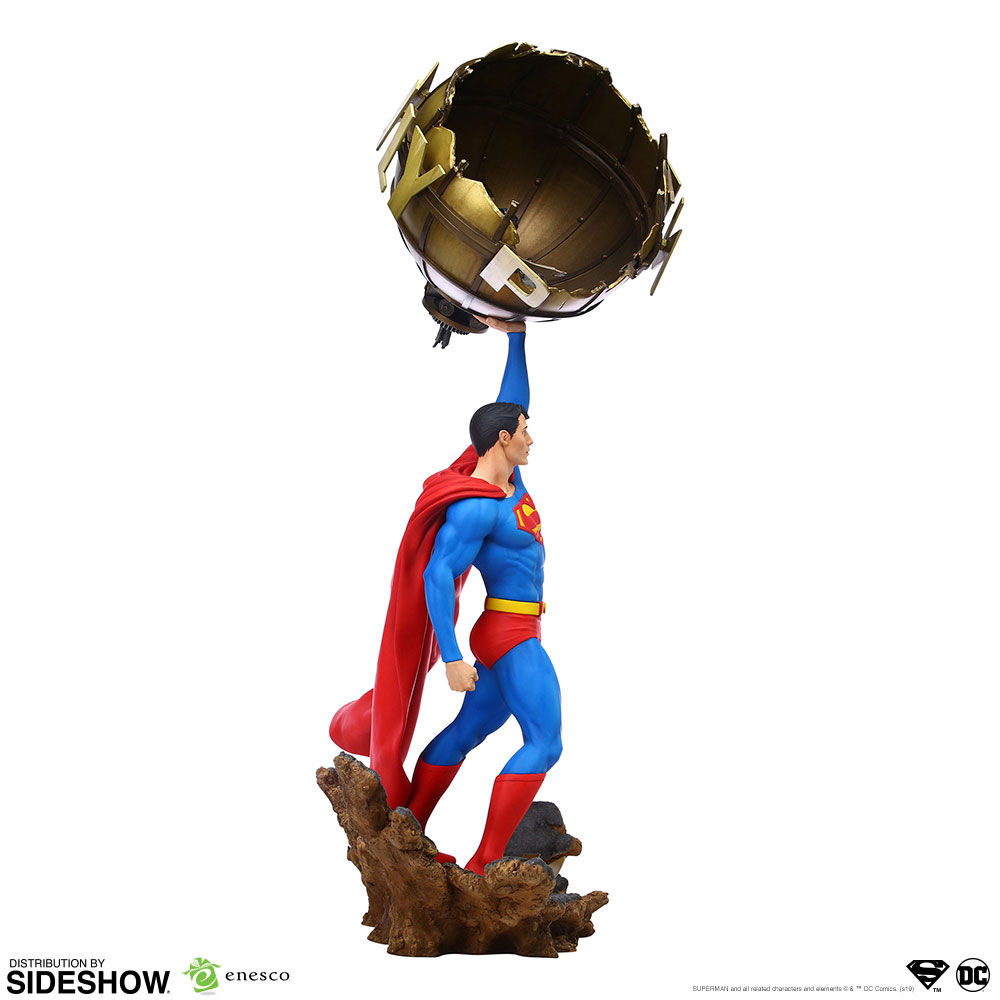Superman 1/6 Statue by Enesco, LLC