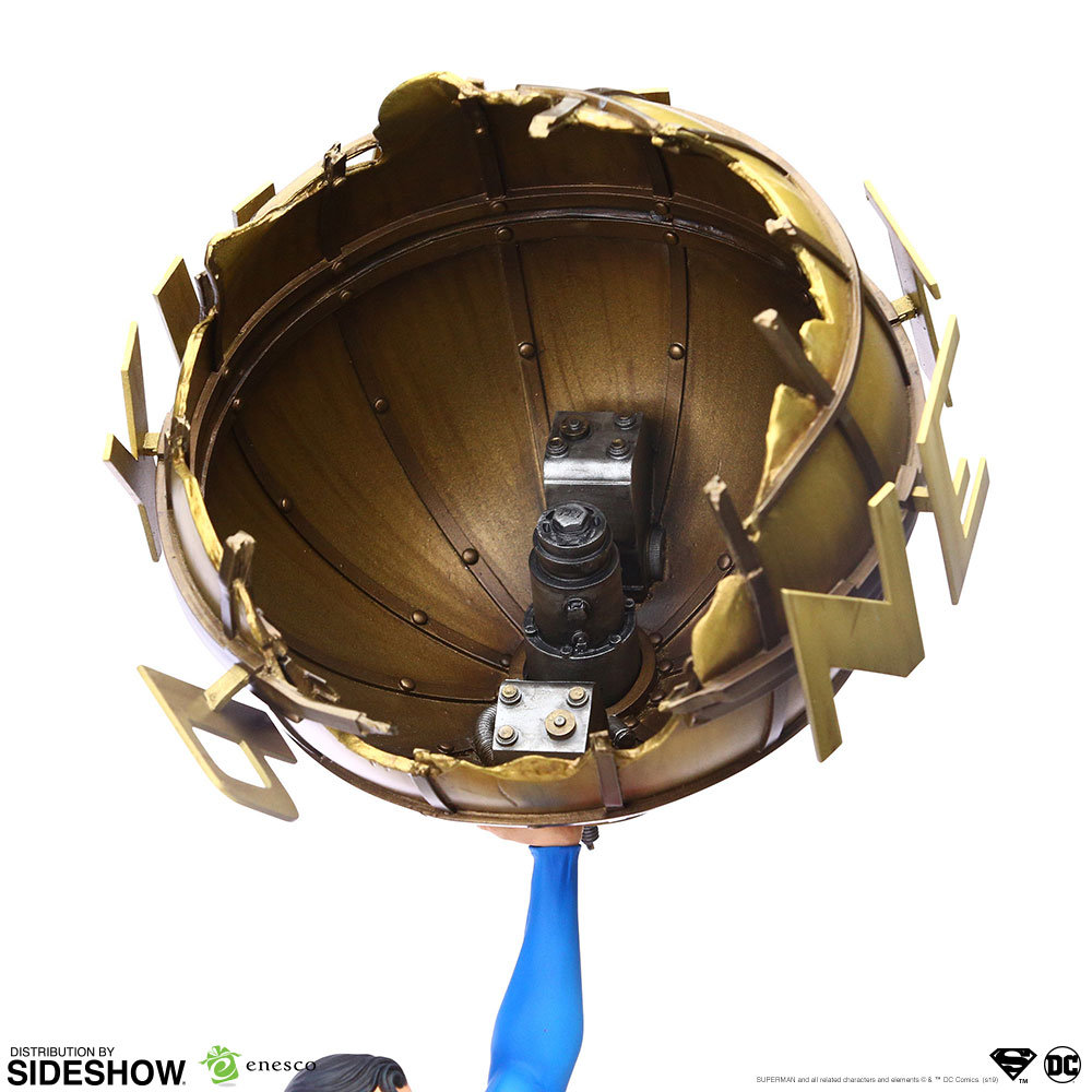 Superman 1/6 Statue by Enesco, LLC