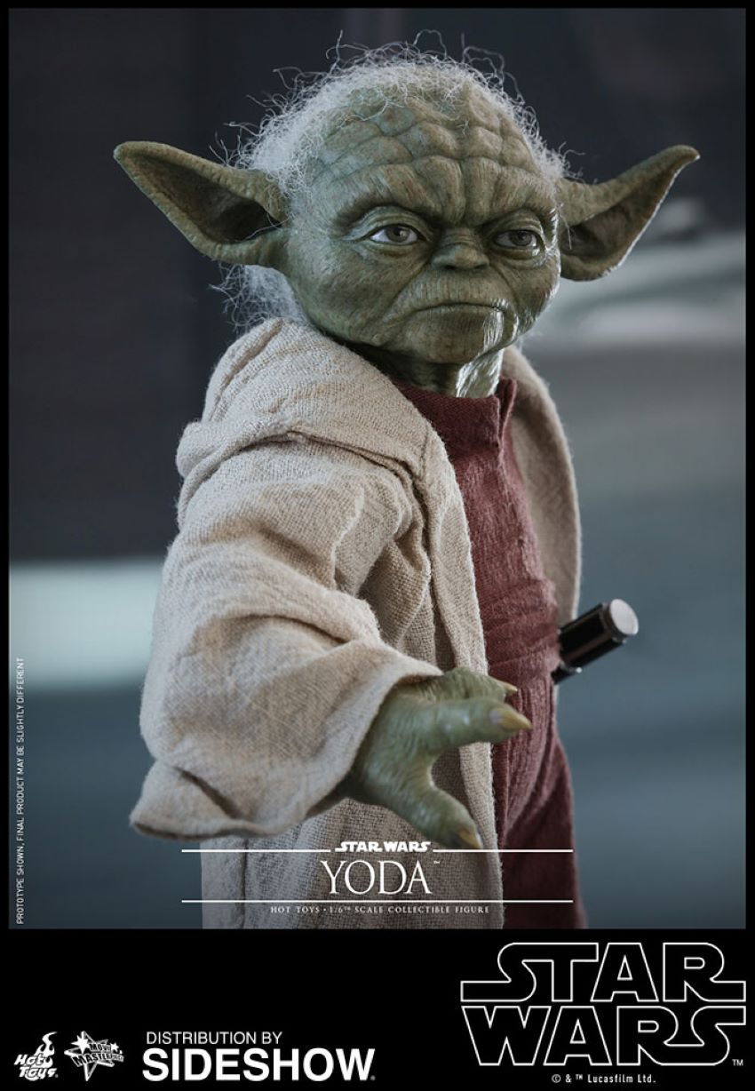 Yoda Sixth Scale Figure by Hot Toys
