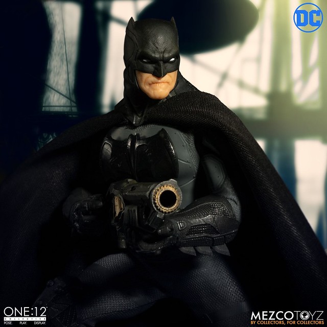 MEZCO ONE: 12 COLLECTIVE Series DC Comics [Batman: Supreme Knight] 1/12 Proportionate