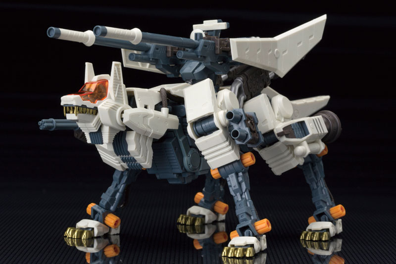 HMM ZOIDS 1/72 RHI-3 Command Wolf (Kotobukiya)
