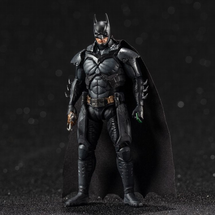 Hiya Toys Injustice 2: Batman Variants 1:18 Scale 4 Inch Acton Figure