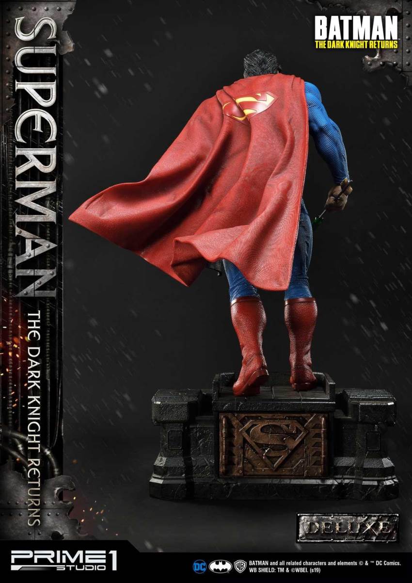 Superman Deluxe Version (Batman:The Dark Knight Returns - Comics) Prime1Studio