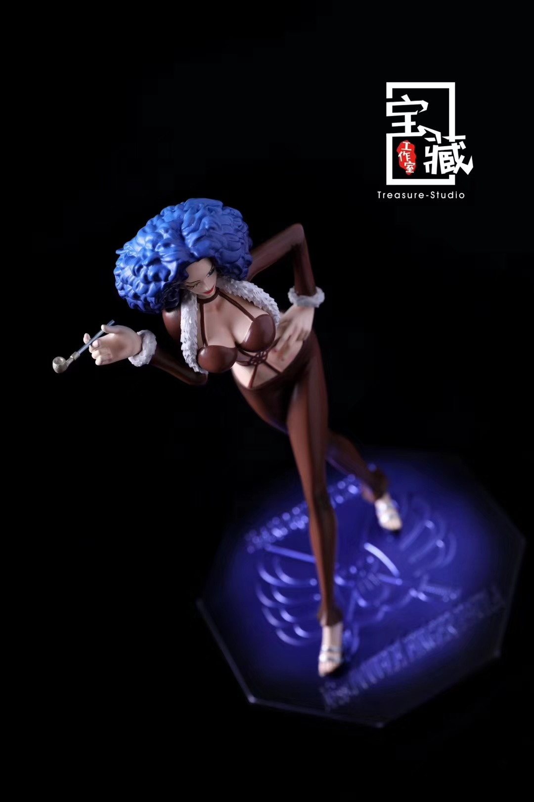 Treasure Studio - Miss Double Finger