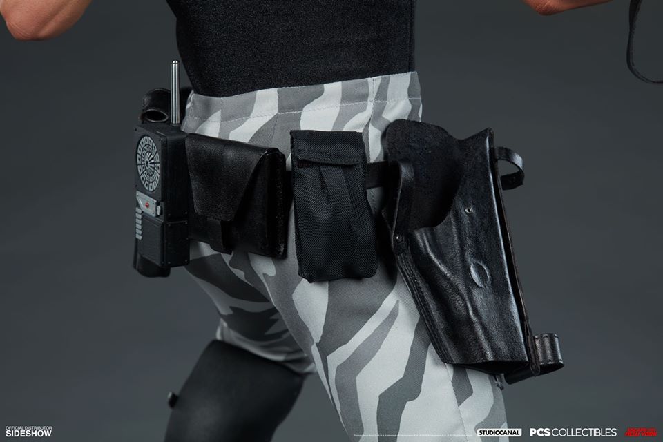PCS Collectibles :Snake Plissken 1/3 Scale Statue [ Kurt Russell ]