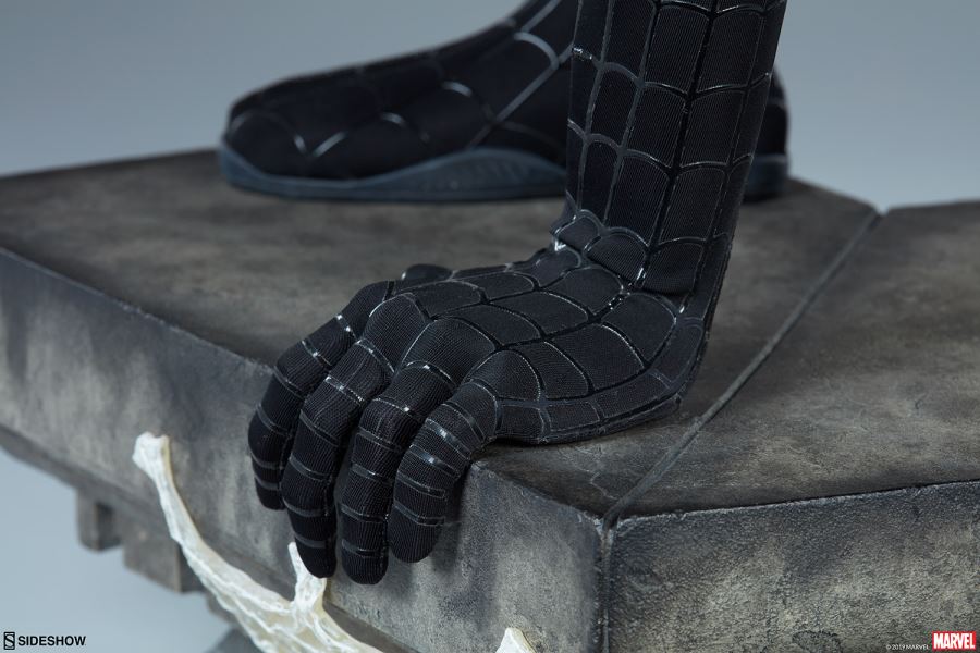 Sideshow: Spider-Man Black Suit Legendary Variant Scale