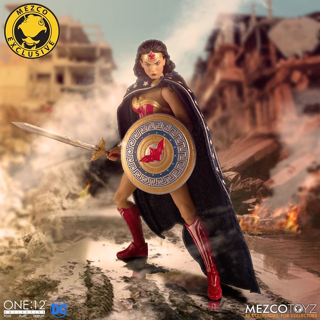 MEZCO ONE: 12 COLLECTIVE Wonder Woman - Classic Edition
