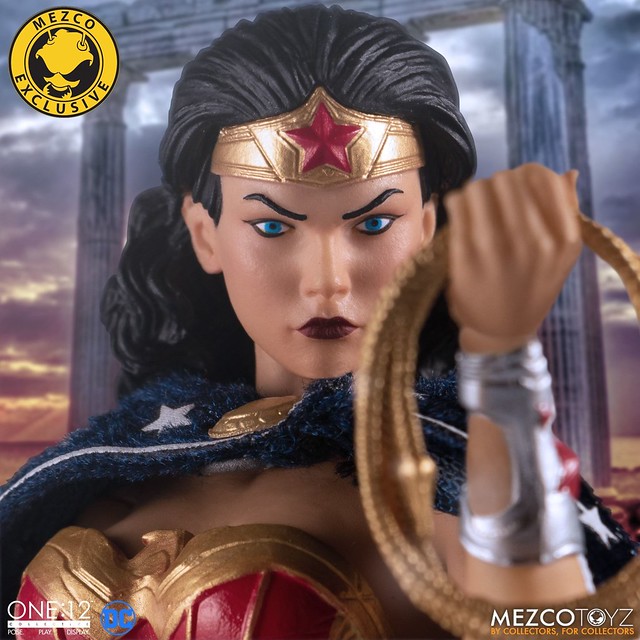 MEZCO ONE: 12 COLLECTIVE Wonder Woman - Classic Edition