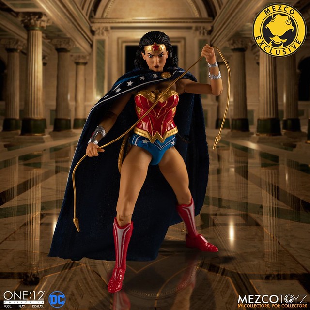 MEZCO ONE: 12 COLLECTIVE Wonder Woman - Classic Edition