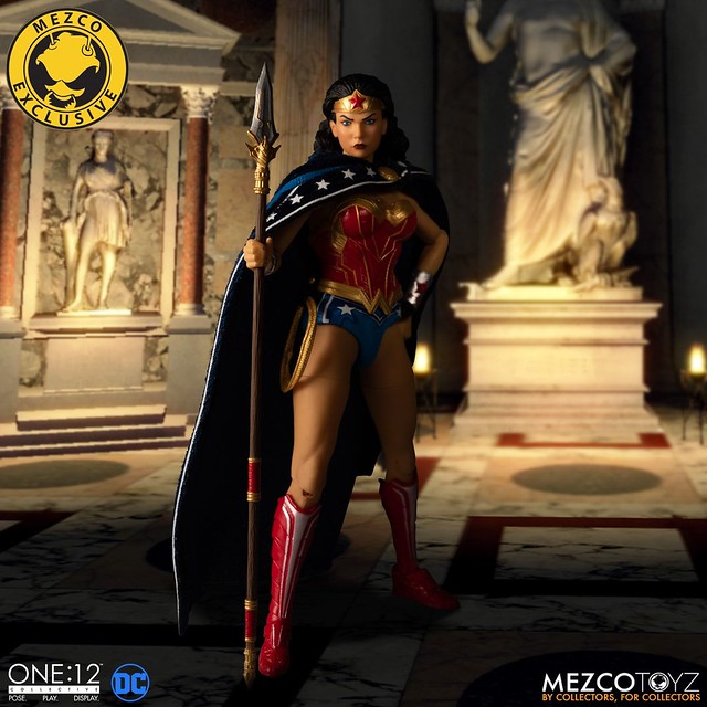 MEZCO ONE: 12 COLLECTIVE Wonder Woman - Classic Edition