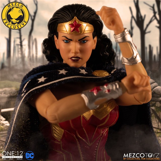 MEZCO ONE: 12 COLLECTIVE Wonder Woman - Classic Edition