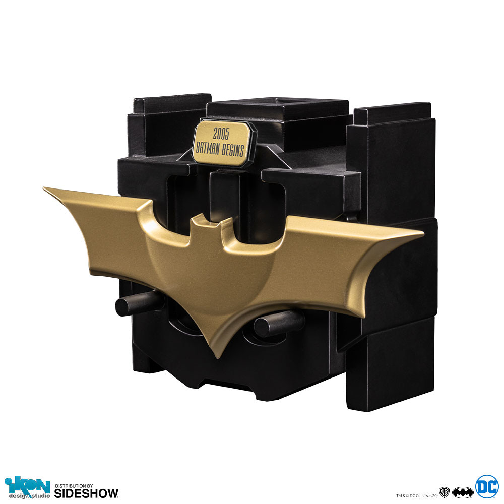 Batman Begins (2005) Metal Batarang (Ikon Design Studio)