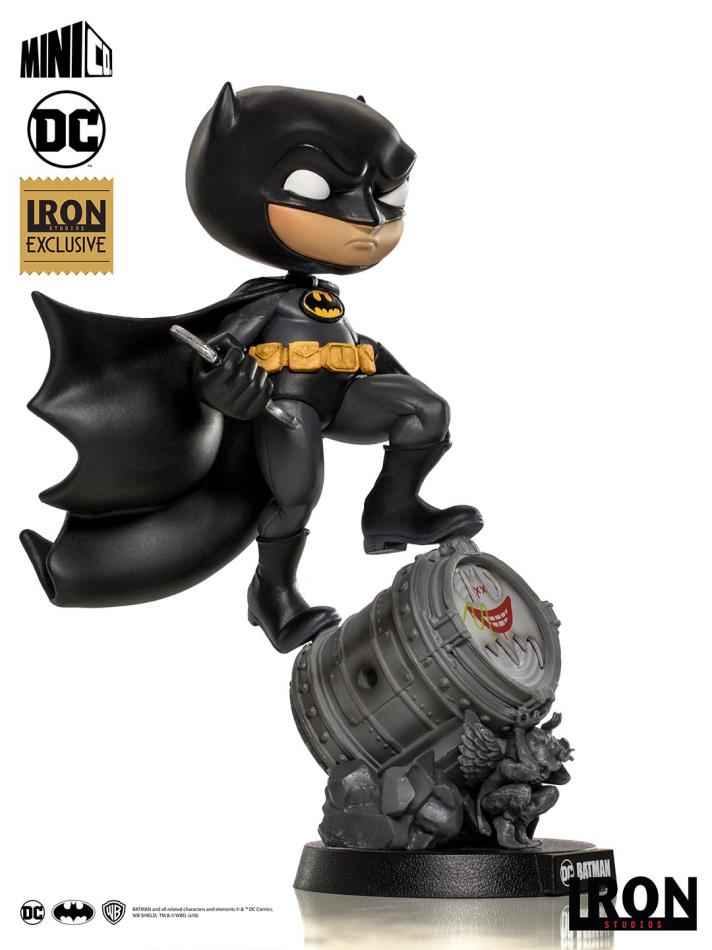 Estátua Batman Blue Variant No Bat-Signal - MiniCo Iron Studios