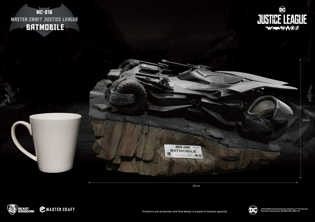Beast Kingdom: 40cm - Justice League - Bat Mobile