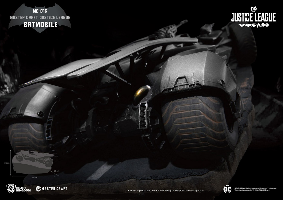 Beast Kingdom: 40cm - Justice League - Bat Mobile