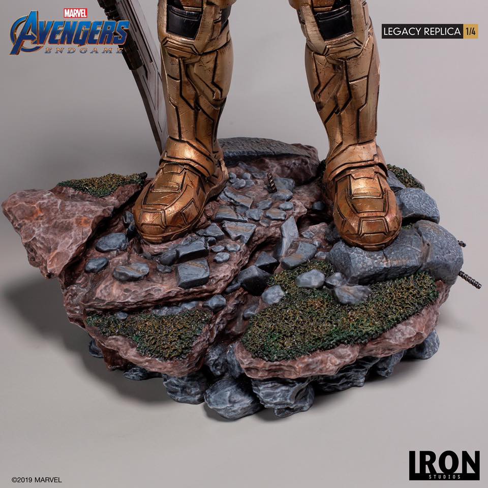 Iron Studios - Thanos: Avengers Endgame Legacy Replica 1/4Scale Statue