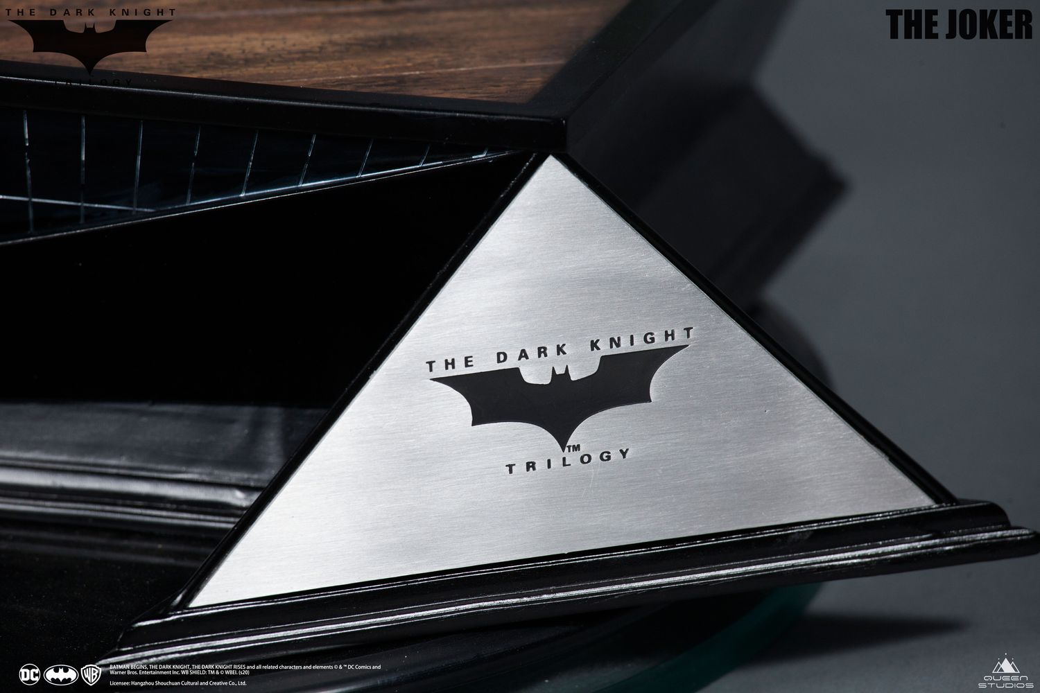 Queen Studios DC movie - Batman: Dark Knight - clown JOKER 1:3 full body statue