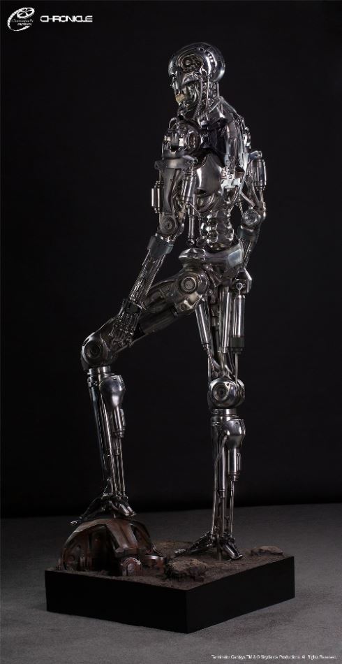 TERMINATOR GENISYS: LIFE SIZED T-800 ENDOSKELETON STATUE