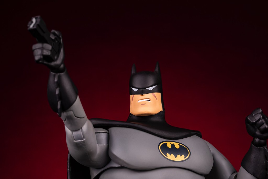 BATMAN: THE ANIMATED SERIES 1/6 Scale Figure (Black Variant Edition) MONDO